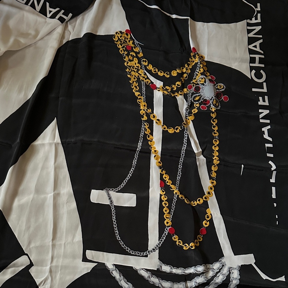 CHANEL Black White & Gold Chain Motif Silk Scarf